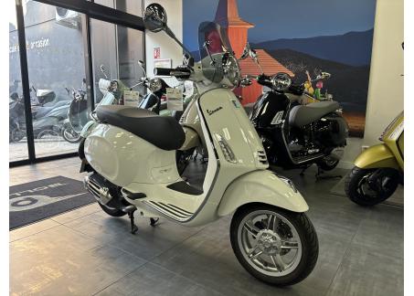 VESPA PRIMAVERA 50