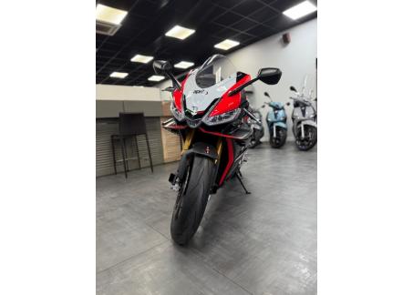APRILIA RSV4 1100 FACTORY SBK 09 