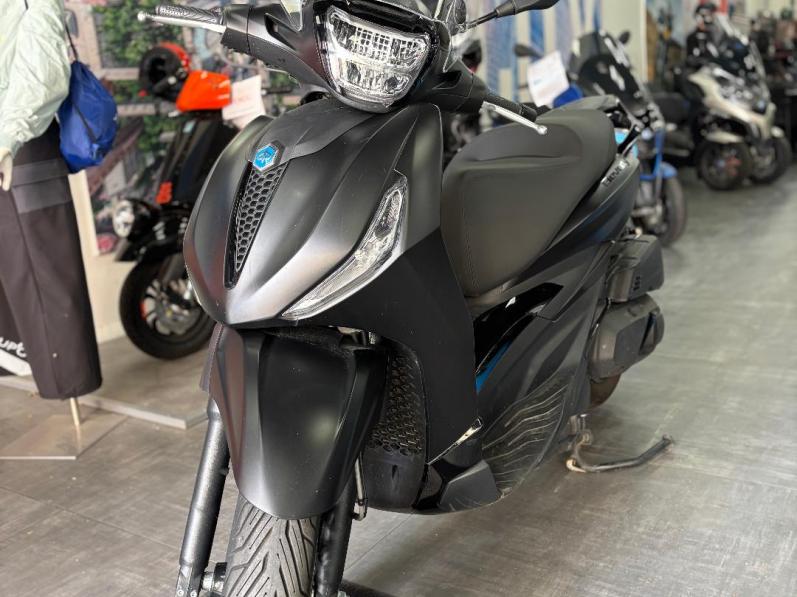 PIAGGIO BEVERLY 400 DEEP BLACK