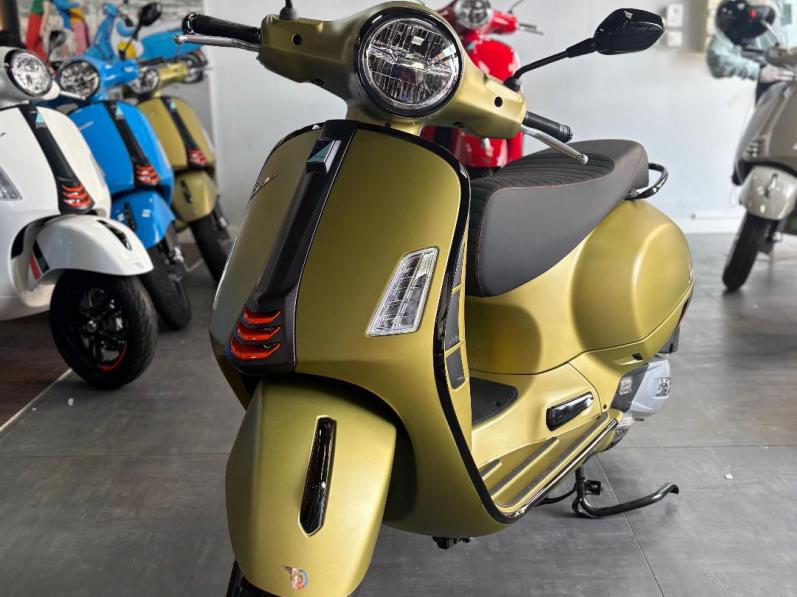 VESPA GTS 300 SUPER SPORT